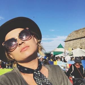 Meet your Posher, Steph